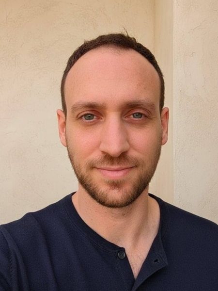 מנהל שיווק והדמיות